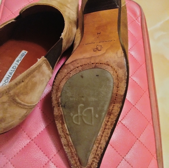 Suede pumps - Picture 6 of 15